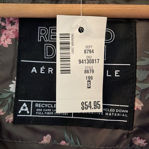 Aeropostale Cropped Puffy Vest - Size S - NWT - Picture 4 of 6